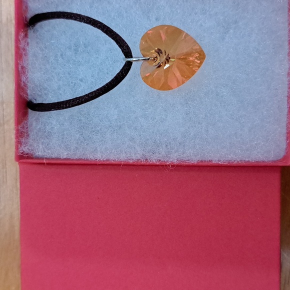 Golden Sunset Crystal Heart Necklace - Picture 4 of 6